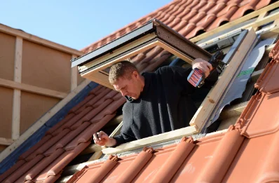 Pose de fenêtres de toit Velux à Larzac